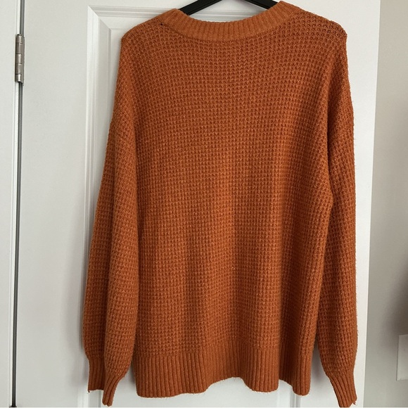 American Eagle Outfitters Crewneck Sweater - Picture 2 of 3